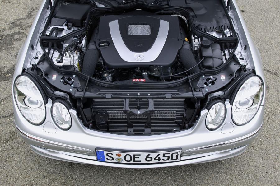  Mercedes-Benz E-Class 2002 года  (фото 65 из 448)